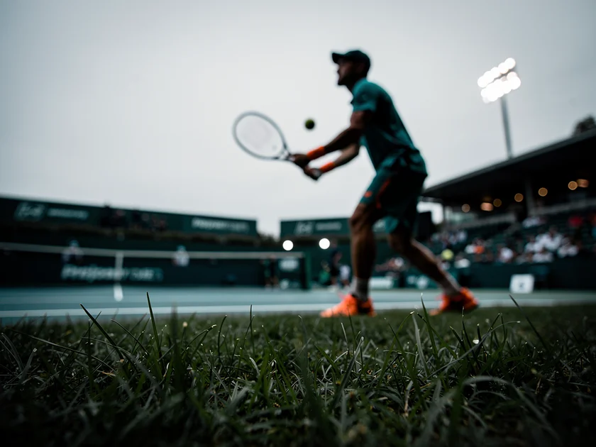 Taylor Fritz Beats Britain’s Fearnley in Tough 2026 Clash